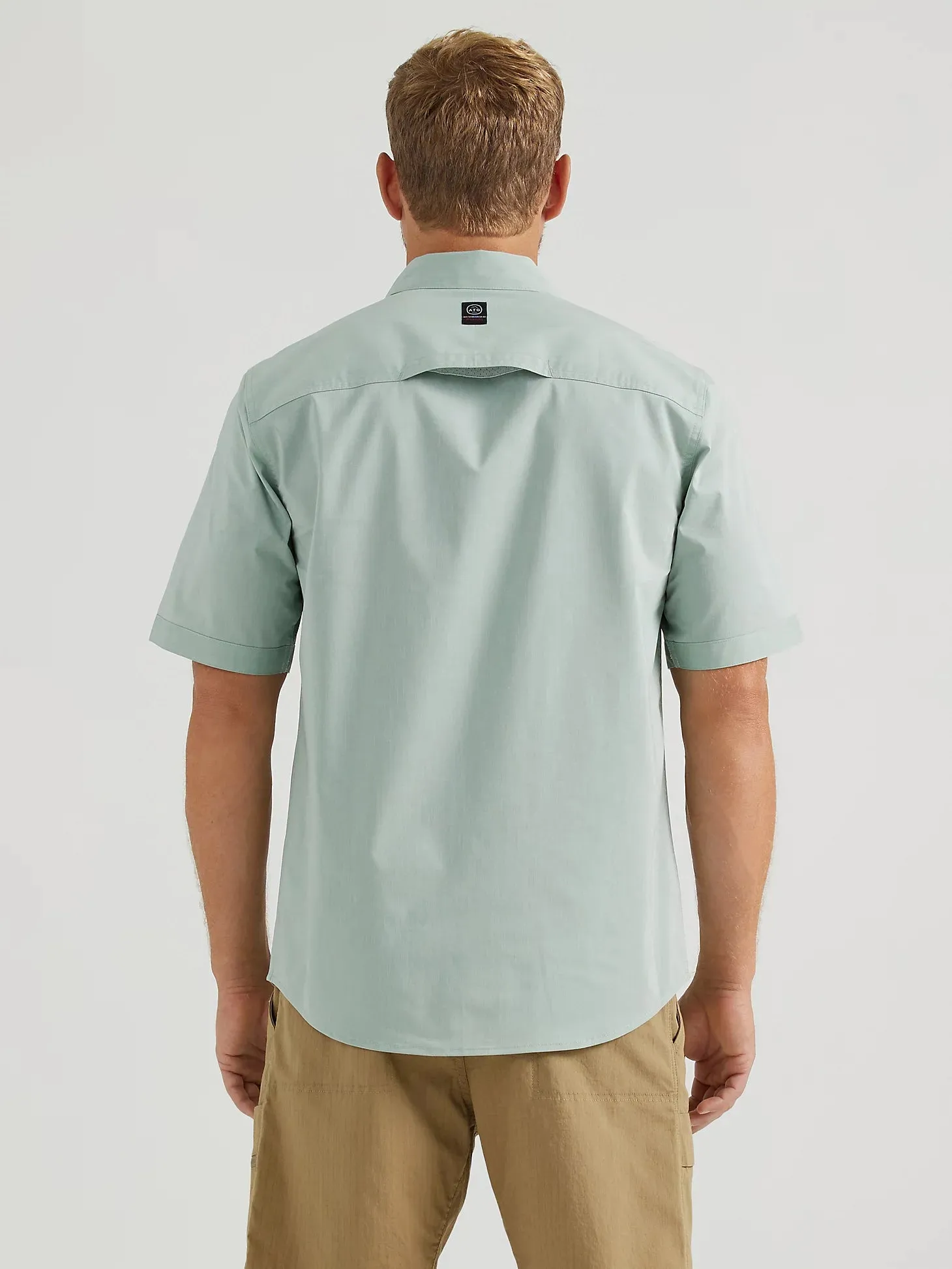 WRANGLER ATG MEN'S ASYMMETRICAL ZIP POCKET SHIRT IN GREEN BAY